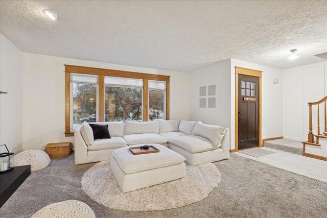 2956 Florence Drive SW, Wyoming, MI 49418