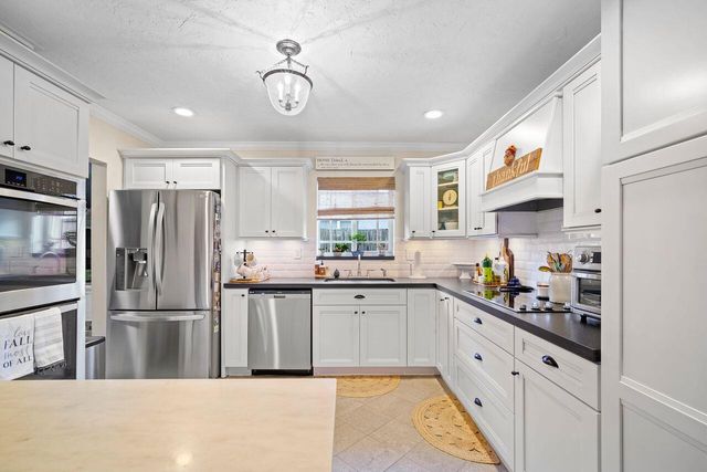 10611 NW 18th Place, Pembroke Pines, FL 33026