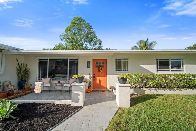 10611 NW 18th Place, Pembroke Pines, FL 33026