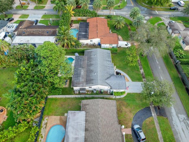 10611 NW 18th Place, Pembroke Pines, FL 33026