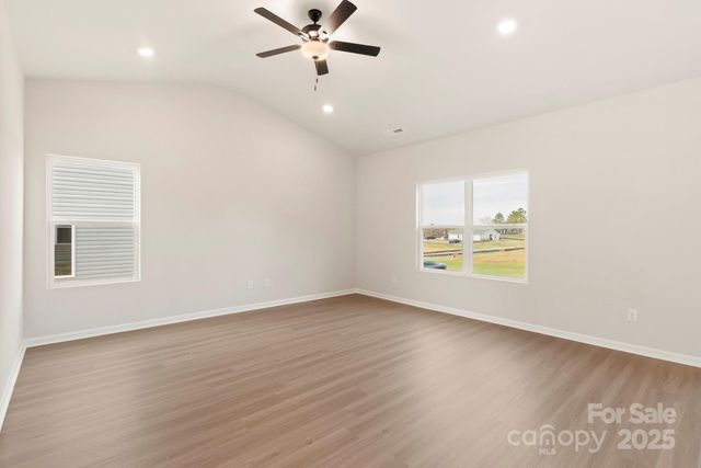 1060 Russell Drive, Winston Salem, NC 27127