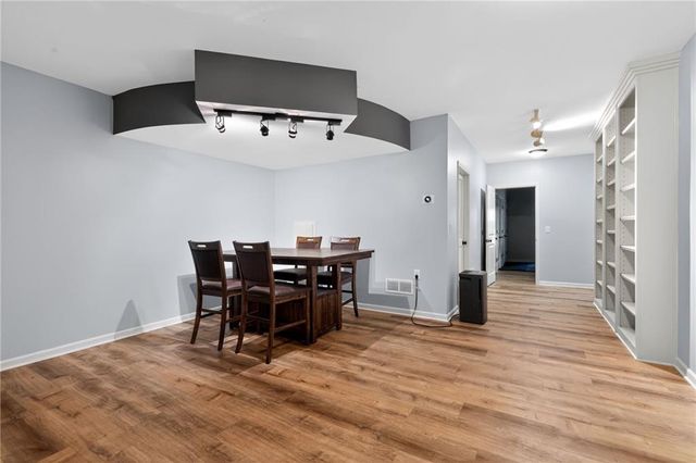 320 Waverly Hall Circle, Roswell, GA 30075