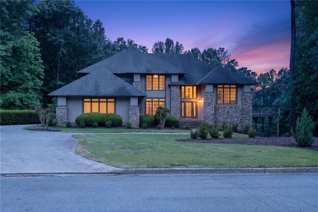 320 Waverly Hall Circle, Roswell, GA 30075