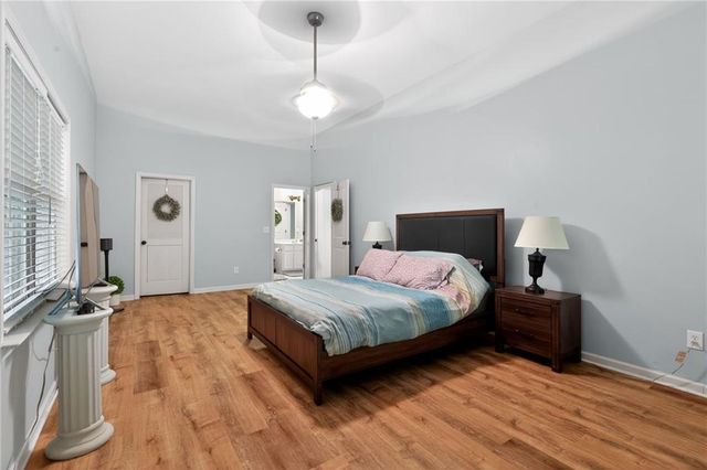 320 Waverly Hall Circle, Roswell, GA 30075