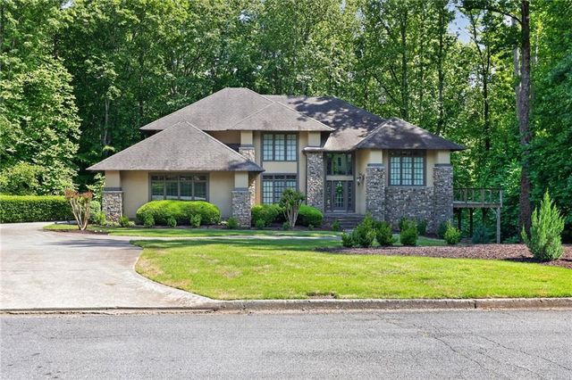 320 Waverly Hall Circle, Roswell, GA 30075