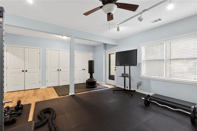 320 Waverly Hall Circle, Roswell, GA 30075