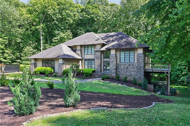 320 Waverly Hall Circle, Roswell, GA 30075