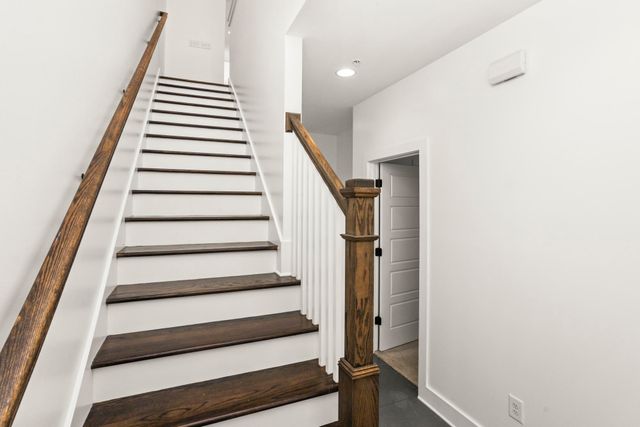 1034 Maynor Ave, Nashville, TN 37216