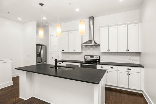 1034 Maynor Ave, Nashville, TN 37216