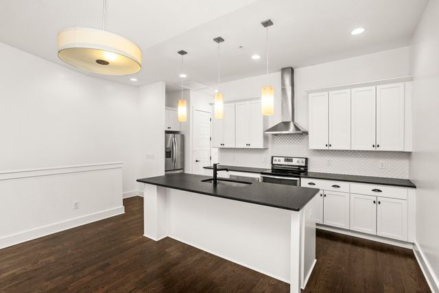 1034 Maynor Ave, Nashville, TN 37216