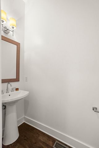 1034 Maynor Ave, Nashville, TN 37216