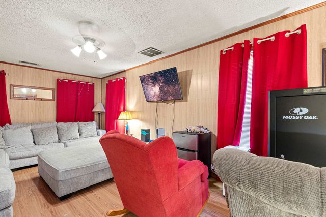 4137 E County Road 368, Henderson, TX 75654