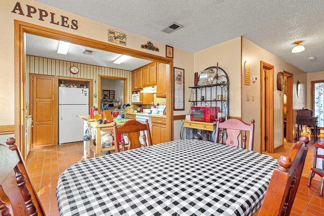 4137 E County Road 368, Henderson, TX 75654