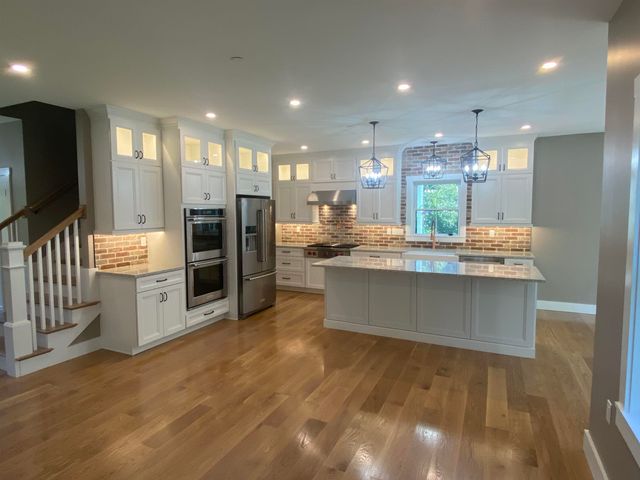 22 Hilliard Road, Kensington, NH 03833