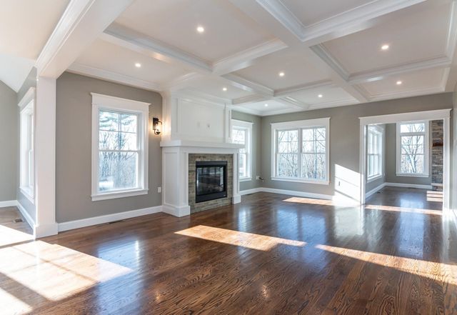 22 Hilliard Road, Kensington, NH 03833