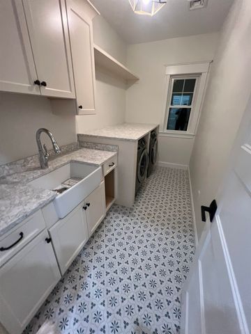 22 Hilliard Road, Kensington, NH 03833