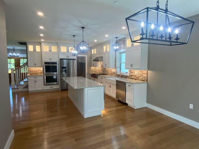 22 Hilliard Road, Kensington, NH 03833