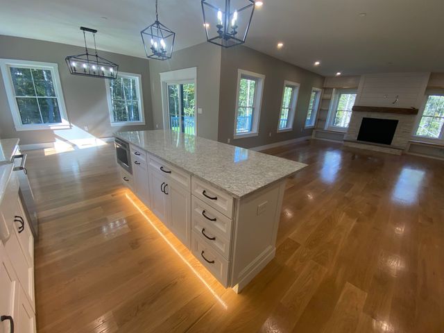 22 Hilliard Road, Kensington, NH 03833