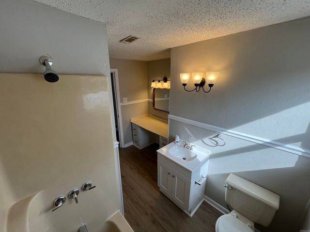 1957 Hwy 236 E, Lonoke, AR 72086