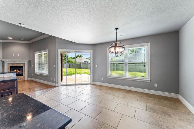 3700 NE Oaktrace Avenue, Bentonville, AR 72712