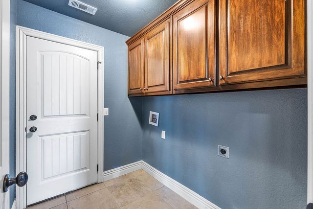 3700 NE Oaktrace Avenue, Bentonville, AR 72712