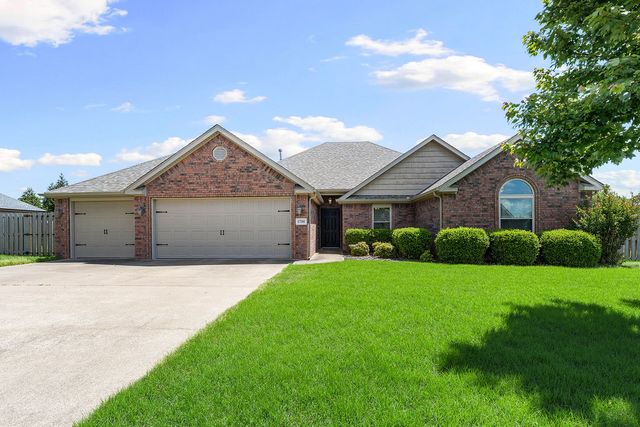3700 NE Oaktrace Avenue, Bentonville, AR 72712
