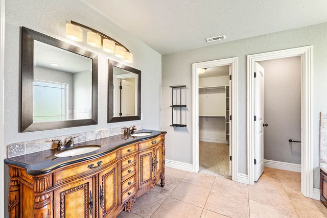 3700 NE Oaktrace Avenue, Bentonville, AR 72712