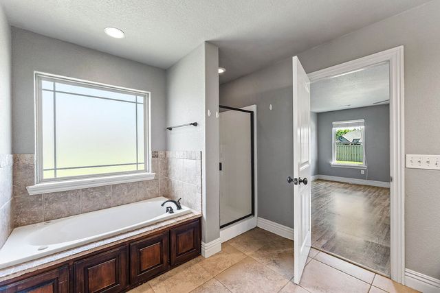 3700 NE Oaktrace Avenue, Bentonville, AR 72712