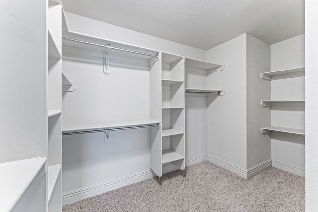 3700 NE Oaktrace Avenue, Bentonville, AR 72712