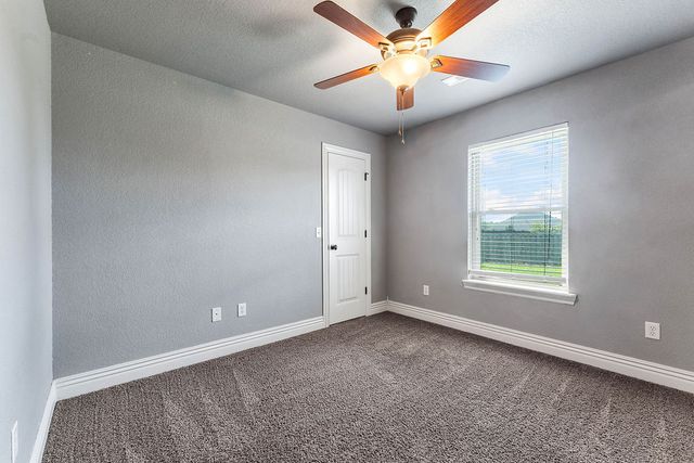 3700 NE Oaktrace Avenue, Bentonville, AR 72712