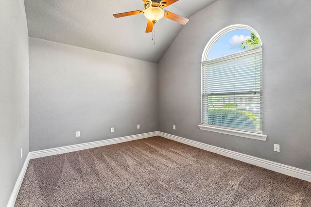 3700 NE Oaktrace Avenue, Bentonville, AR 72712