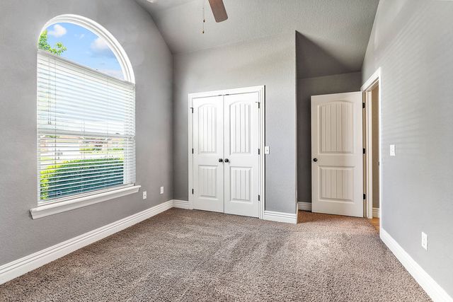 3700 NE Oaktrace Avenue, Bentonville, AR 72712