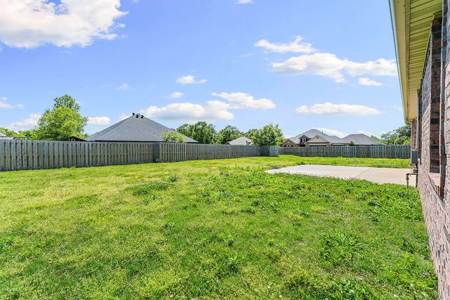 3700 NE Oaktrace Avenue, Bentonville, AR 72712