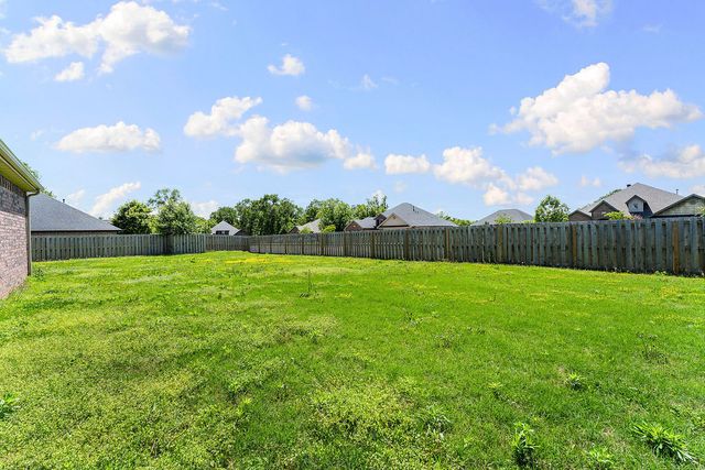 3700 NE Oaktrace Avenue, Bentonville, AR 72712