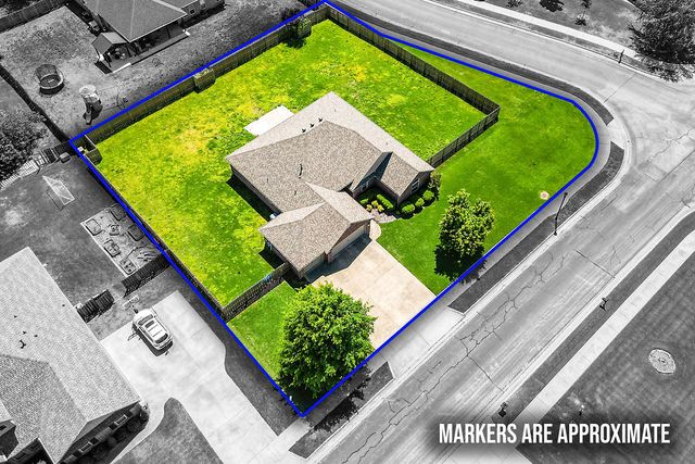 3700 NE Oaktrace Avenue, Bentonville, AR 72712