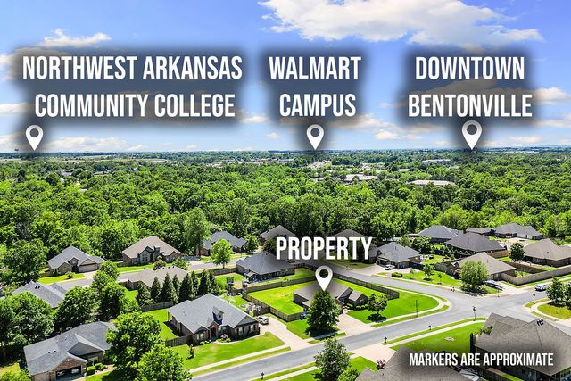 3700 NE Oaktrace Avenue, Bentonville, AR 72712