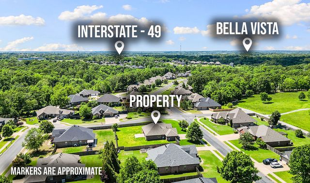 3700 NE Oaktrace Avenue, Bentonville, AR 72712
