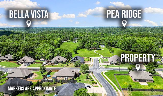 3700 NE Oaktrace Avenue, Bentonville, AR 72712