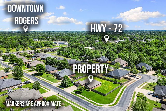 3700 NE Oaktrace Avenue, Bentonville, AR 72712