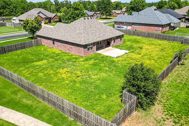 3700 NE Oaktrace Avenue, Bentonville, AR 72712