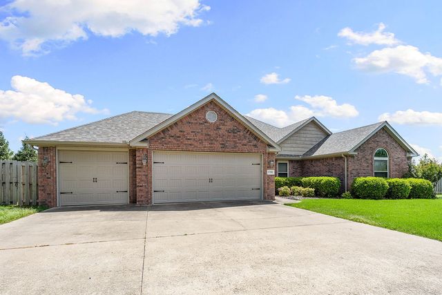 3700 NE Oaktrace Avenue, Bentonville, AR 72712