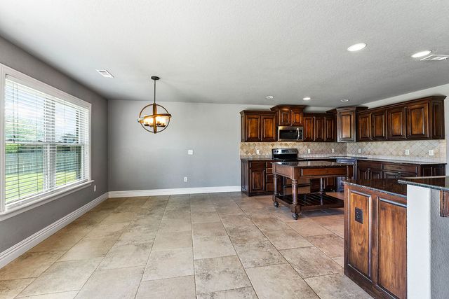 3700 NE Oaktrace Avenue, Bentonville, AR 72712