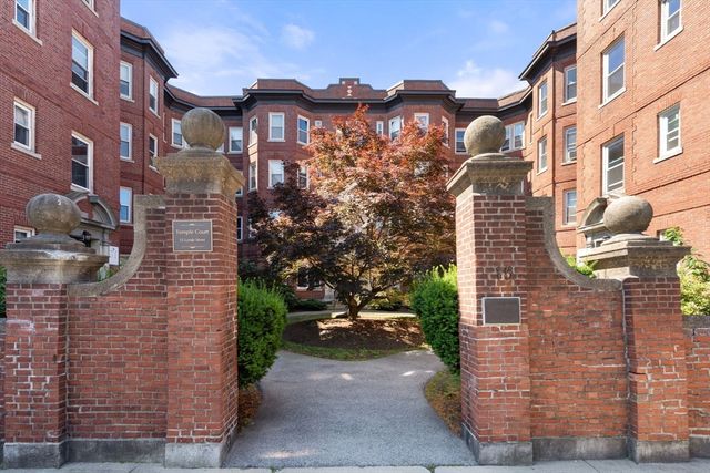 15 Lynde St 1, Salem, MA 01970