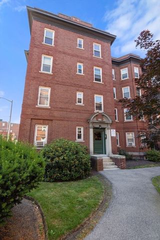 15 Lynde St 1, Salem, MA 01970