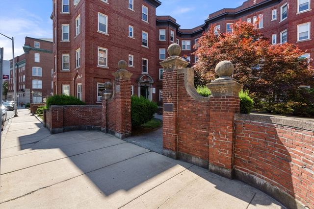 15 Lynde St 1, Salem, MA 01970