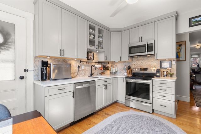 15 Lynde St 1, Salem, MA 01970