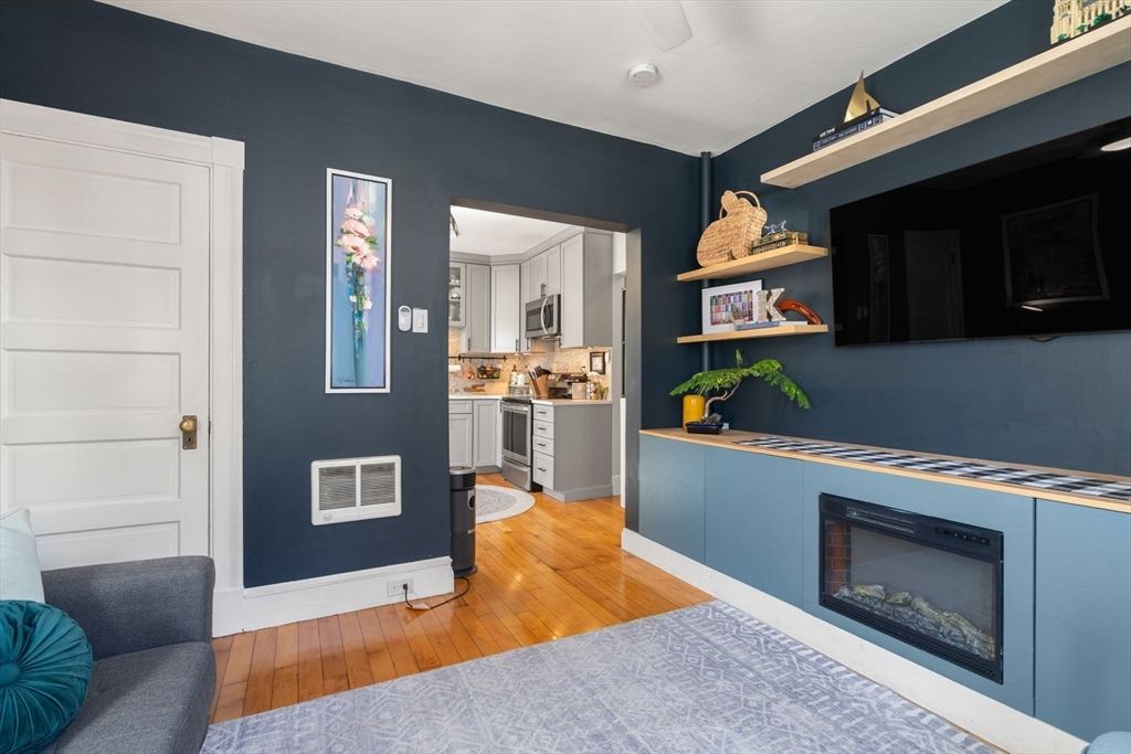15 Lynde St 1, Salem, MA 01970