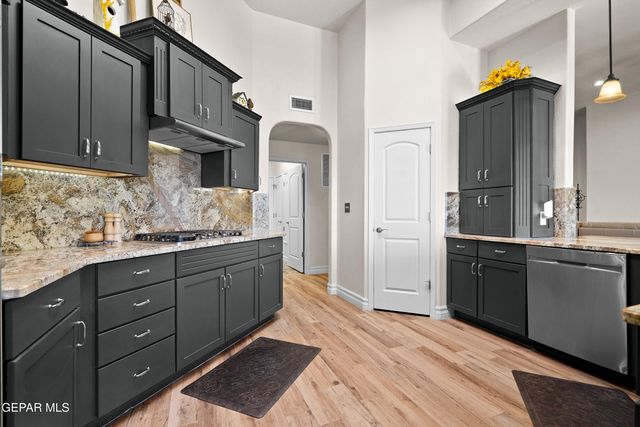 6054 VIA DE LOS ARBOLES, El Paso, TX 79932