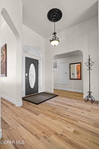 6054 VIA DE LOS ARBOLES, El Paso, TX 79932