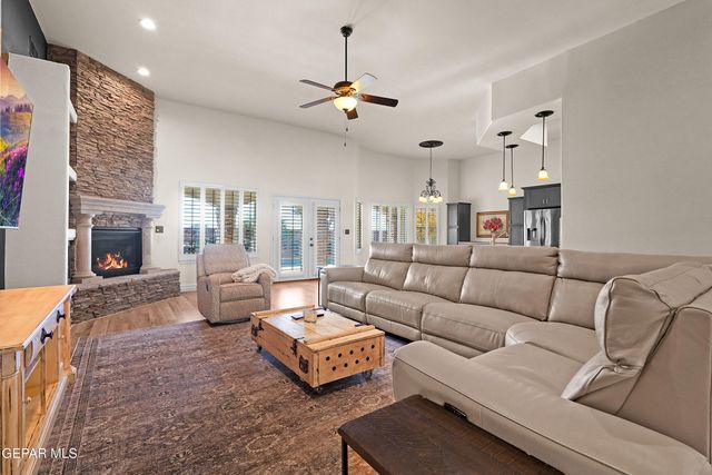 6054 VIA DE LOS ARBOLES, El Paso, TX 79932